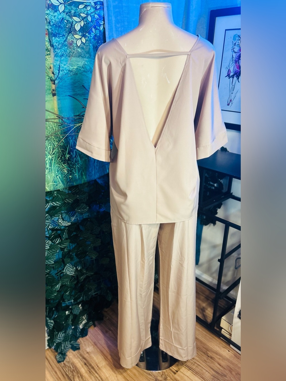 Classic Open-Back, Wide Leg 2-Piece Satin~like Set in Light Taupe NWOTs